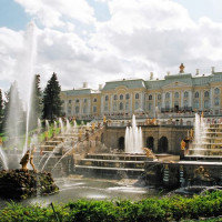 Fonteinen op het Peterhof