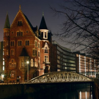 De Speicherstadt bij nacht