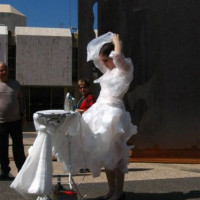 Actrice aan het Tel Aviv Museum of Art