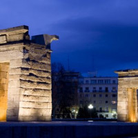 Nachtbeeld van de Templo de Debod