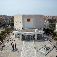 Voorkant van het Theatre National de Nice