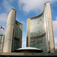 Aan de Toronto City Hall