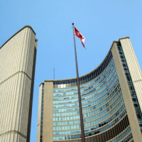 Vlaggenmast aan de Toronto City Hall