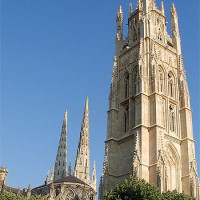 De Tour Pey-Berland naast de Cathédrale Saint-André