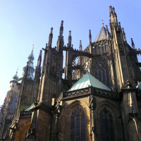 Zijaanzicht van de St. Vitus-kathedraal