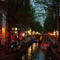 De Wallen bij valavond