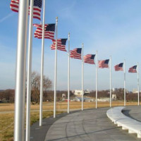 Onder aan het Washington Memorial