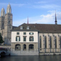 Brug langs de Wasserkirche