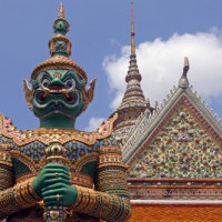 Standbeeld bij het Wat Arun