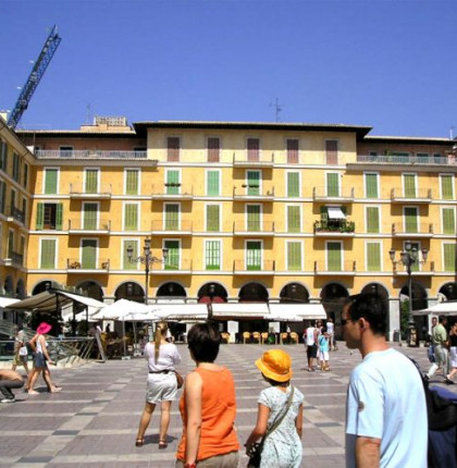 Plaza Mayor - Palma de Mallorca - citytrip en reisinfo - Take-A-Trip